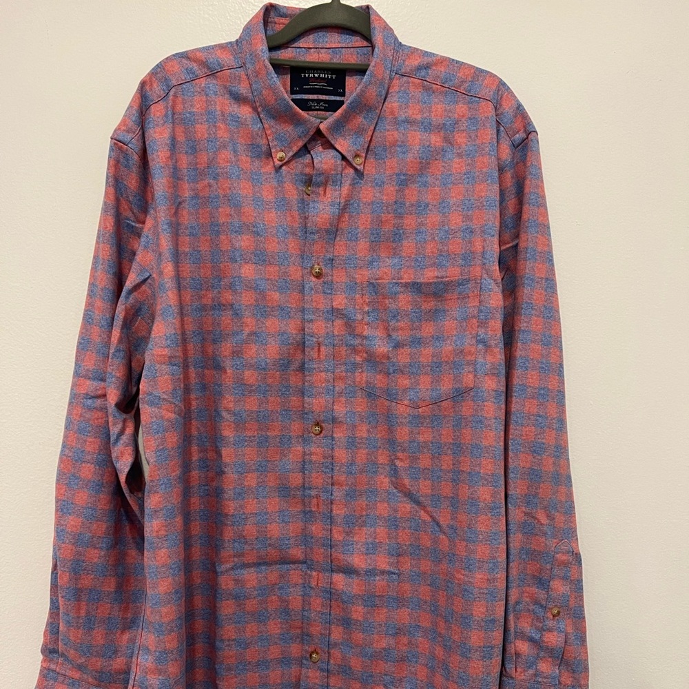 Charles Tyrwhitt - Slim Fit - XL
Button-Down Collar Non-Iron Twill